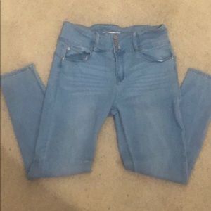 Light washed skinny jeans